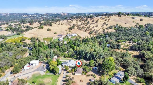 9535 Castle Ln, Newcastle, CA 95658