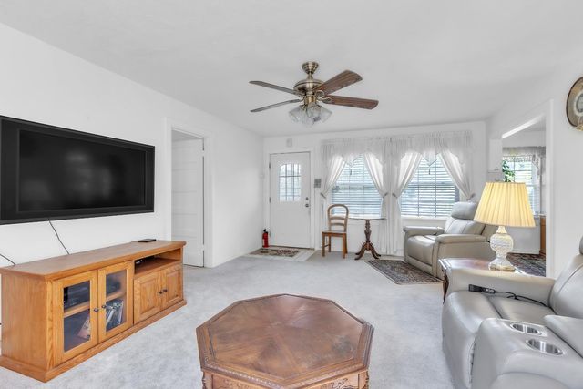 9535 Castle Ln, Newcastle, CA 95658