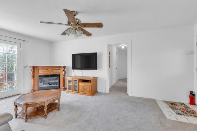 9535 Castle Ln, Newcastle, CA 95658