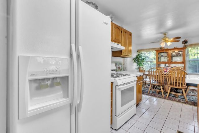 9535 Castle Ln, Newcastle, CA 95658