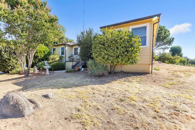 9535 Castle Ln, Newcastle, CA 95658