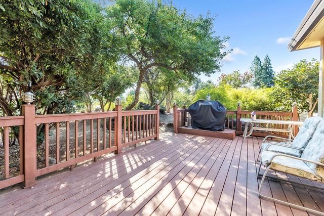 9535 Castle Ln, Newcastle, CA 95658