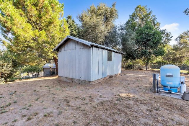 9535 Castle Ln, Newcastle, CA 95658
