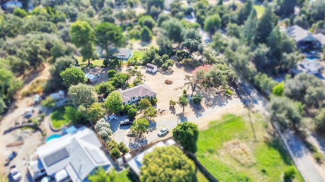 9535 Castle Ln, Newcastle, CA 95658
