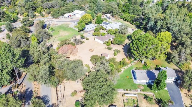 9535 Castle Ln, Newcastle, CA 95658