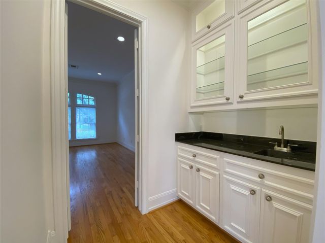 3024 Rice Boulevard, Houston, TX 77005