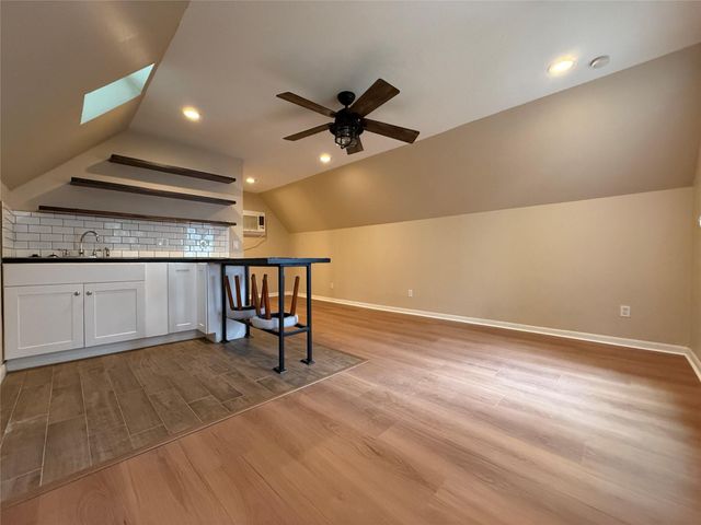3024 Rice Boulevard, Houston, TX 77005