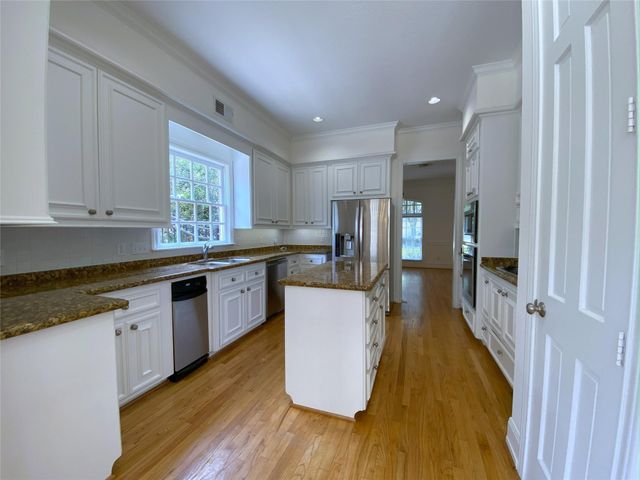 3024 Rice Boulevard, Houston, TX 77005