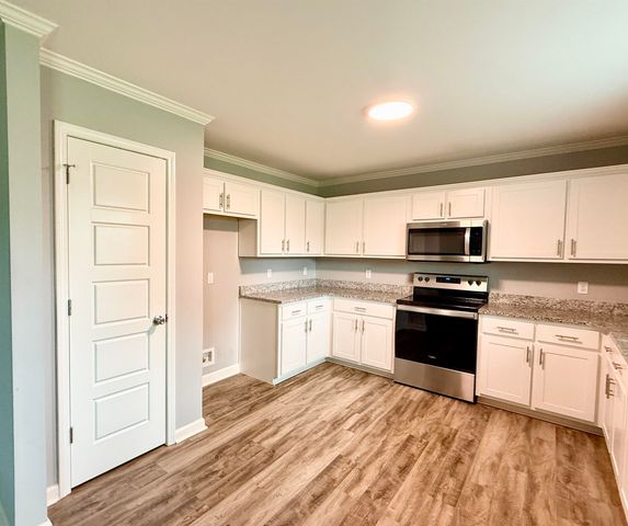 90 SQUIRES GROVE DR, Atoka, TN 38004