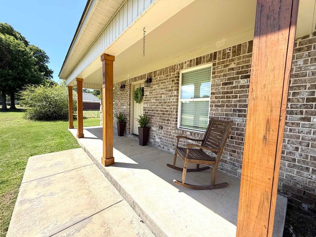 90 SQUIRES GROVE DR, Atoka, TN 38004