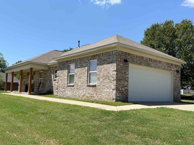 90 SQUIRES GROVE DR, Atoka, TN 38004