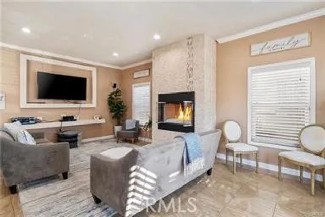 1743 W 79th, Los Angeles, CA 90047