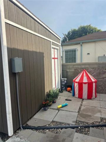 1743 W 79th, Los Angeles, CA 90047