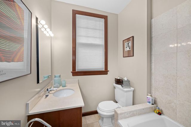 3411 33RD PL NW, Washington, DC 20008
