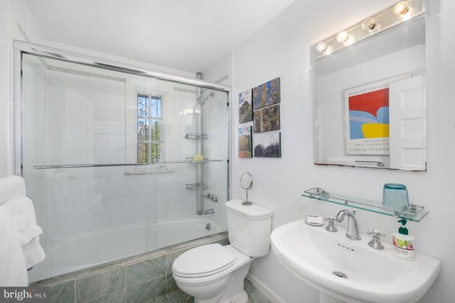 3411 33RD PL NW, Washington, DC 20008