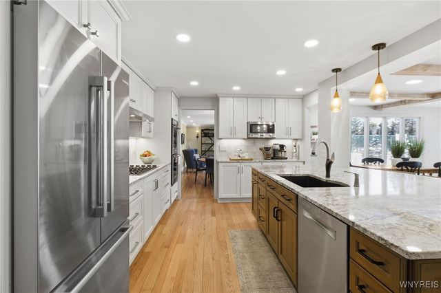 125 Briarhill Road, Amherst, NY 14221