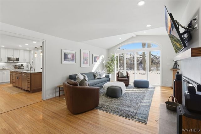 125 Briarhill Road, Amherst, NY 14221