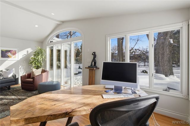 125 Briarhill Road, Amherst, NY 14221