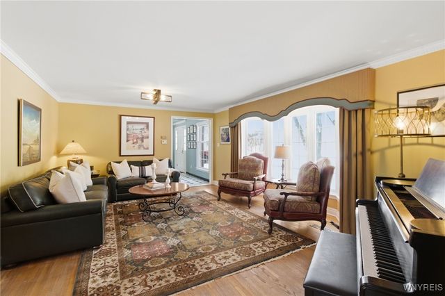 125 Briarhill Road, Amherst, NY 14221