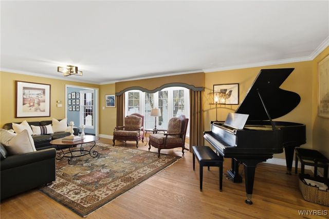 125 Briarhill Road, Amherst, NY 14221