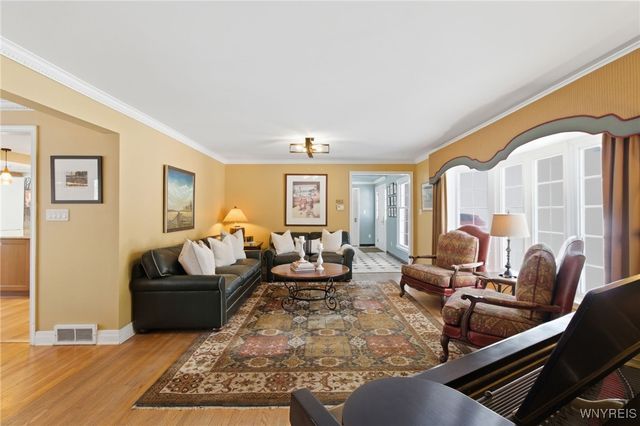 125 Briarhill Road, Amherst, NY 14221