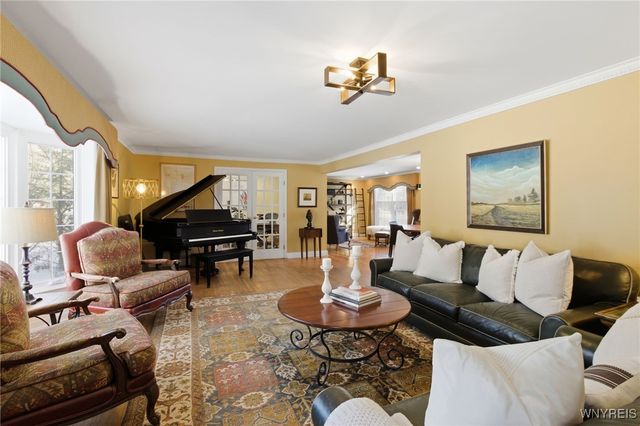 125 Briarhill Road, Amherst, NY 14221