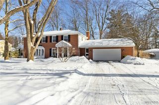 125 Briarhill Road, Amherst, NY 14221