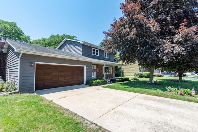 512 Cavin Avenue, Winthrop Harbor, IL 60096