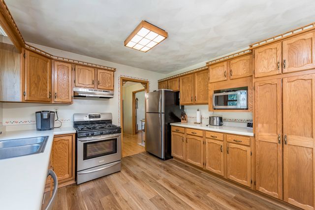 512 Cavin Avenue, Winthrop Harbor, IL 60096