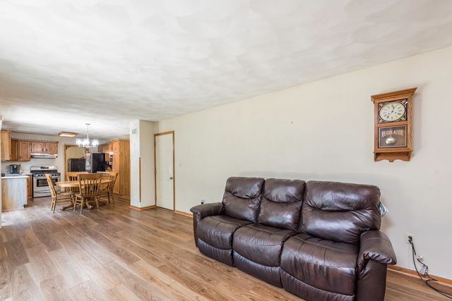 512 Cavin Avenue, Winthrop Harbor, IL 60096
