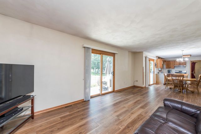 512 Cavin Avenue, Winthrop Harbor, IL 60096