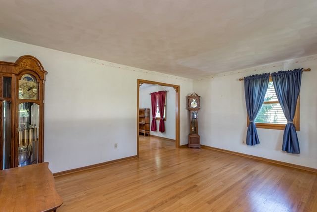 512 Cavin Avenue, Winthrop Harbor, IL 60096