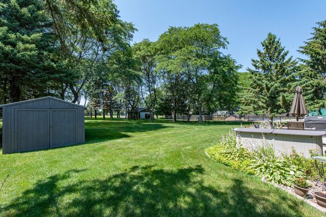 512 Cavin Avenue, Winthrop Harbor, IL 60096