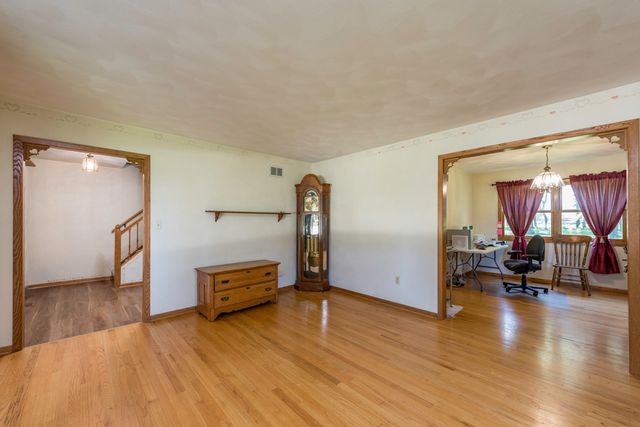 512 Cavin Avenue, Winthrop Harbor, IL 60096