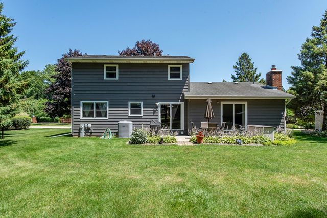 512 Cavin Avenue, Winthrop Harbor, IL 60096