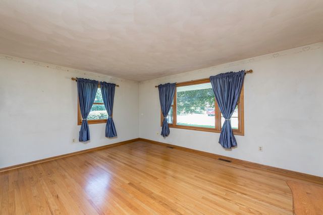 512 Cavin Avenue, Winthrop Harbor, IL 60096