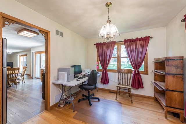 512 Cavin Avenue, Winthrop Harbor, IL 60096