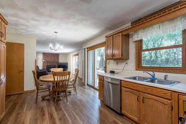 512 Cavin Avenue, Winthrop Harbor, IL 60096