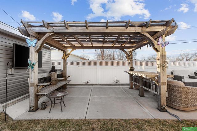 4018 N 26 Street, Omaha, NE 68111