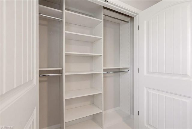 633 Mahogany Drive, Thomasville, NC 27360