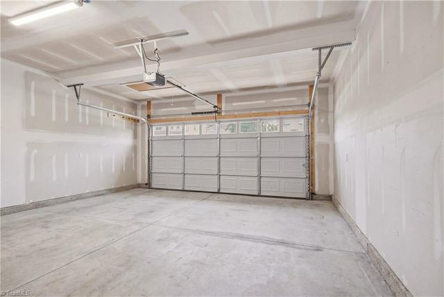 633 Mahogany Drive, Thomasville, NC 27360