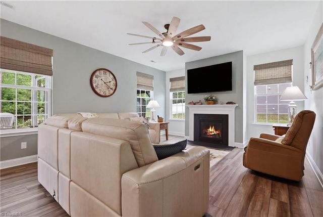 633 Mahogany Drive, Thomasville, NC 27360