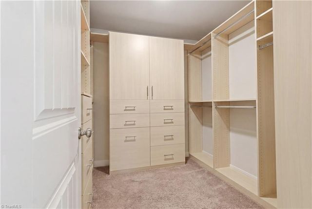 633 Mahogany Drive, Thomasville, NC 27360