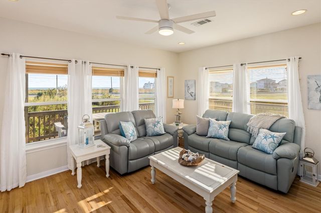 4018 Mendocino Drive, Galveston, TX 77554