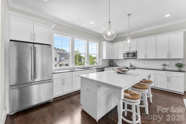 543 Greystone Road, Charlotte, NC 28209