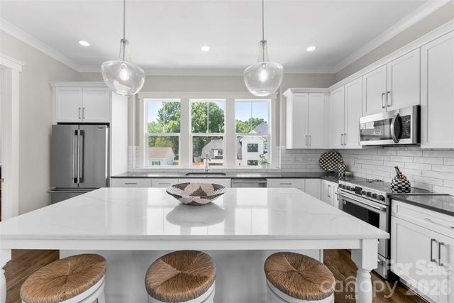 543 Greystone Road, Charlotte, NC 28209