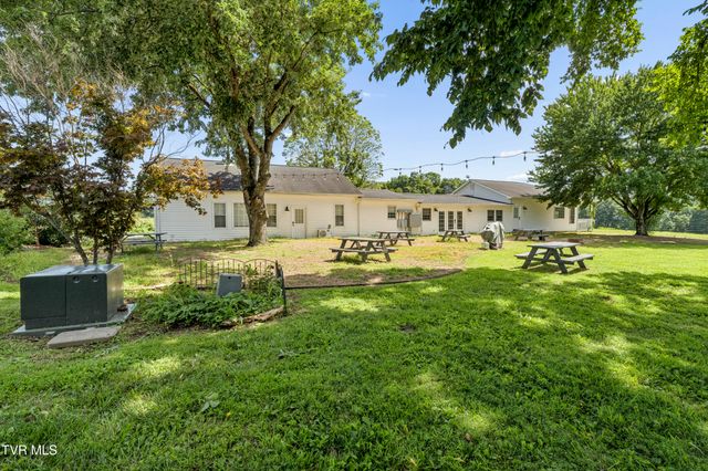 143 Watauga Flats Road, Johnson City, TN 37601