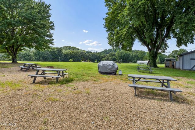 143 Watauga Flats Road, Johnson City, TN 37601