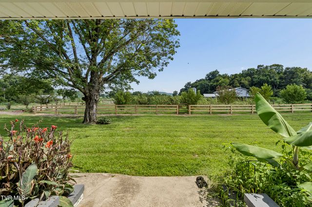 143 Watauga Flats Road, Johnson City, TN 37601