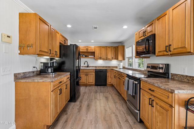 143 Watauga Flats Road, Johnson City, TN 37601
